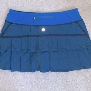 ❤️SOLD❤️ 
Lululemon skirt size 6 reg